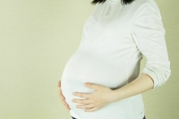 Желающим сделать аборт предложат жилье и помощника