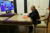 Путин обсудил с членами Совбеза отношения со странами СНГ