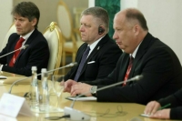 Фицо обсудит с Зеленским недопустимость ударов по объектам энергетики