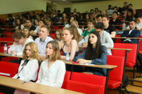 Правительство установит предельное число платных мест в вузах