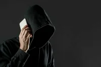 В МВД предупредили, что мошенники убеждают жертву связаться с лжеучастковым