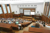 Максимальное число платных мест в вузах определят по специальной методике