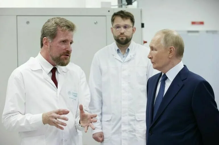 Путину показали технологию тактильной передачи ощущений «осязашка»