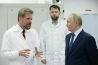 Путину показали технологию тактильной передачи ощущений «осязашка»