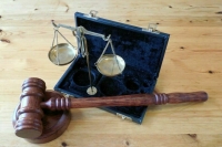 Экс-губернатора Курской области Смирнова подозревают во взятке