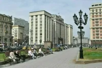 Москвичам пообещали теплую и сухую погоду в выходные
