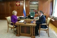 Матвиенко призвала уделять особое внимание поддержке пассажиров с детьми 