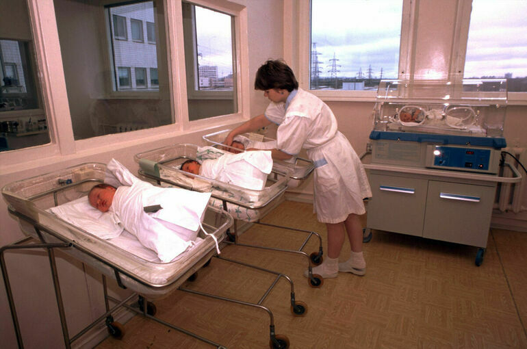 Наборы для новорожденных в Петербурге выдадут опекунам