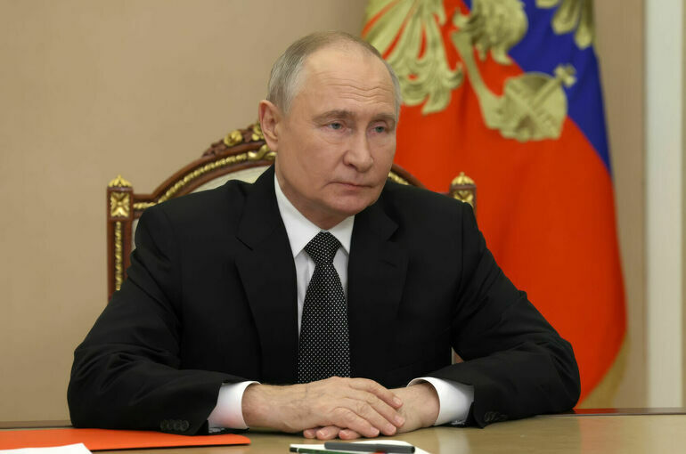 Путин: Работу с обращениями граждан нужно максимально разбюрократизировать