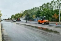 В Минстрое объяснили, почему от укладки асфальта в плохую погоду не откажутся