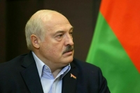 Лукашенко потребовал решать вопрос с урожаем картофеля «по-военному»