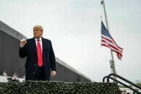 Трамп обещал защитить Польшу и Прибалтику при эскалации в отношениях с Россией