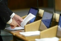 Проекты о досрочном прекращении полномочий Нилова и Щапова внесли в Госдуму