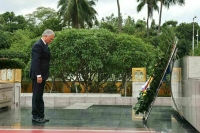 Володин возложил венок к мавзолею Хо Ши Мина