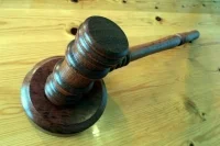 Суд арестовал десятого фигуранта дела о суррогатном алкоголе в Ленобласти