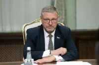 «Не лучшее время махать дубиной»: сенатор Косачев о воинственных сигналах из США