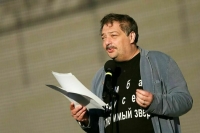 Писателя Быкова* заочно приговорили к семи годам колонии