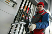 Цены на бензин за неделю выросли на 0,8%