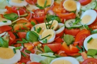 В России за неделю подорожали яйца и помидоры