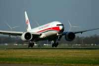 Политолог заявил, что США стараются «придавить китайские авиакомпании»