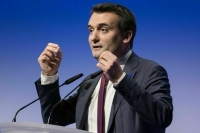 Во Франции призвали Макрона уйти в отставку из-за слов о России