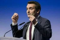 Во Франции призвали Макрона уйти в отставку из-за слов о России