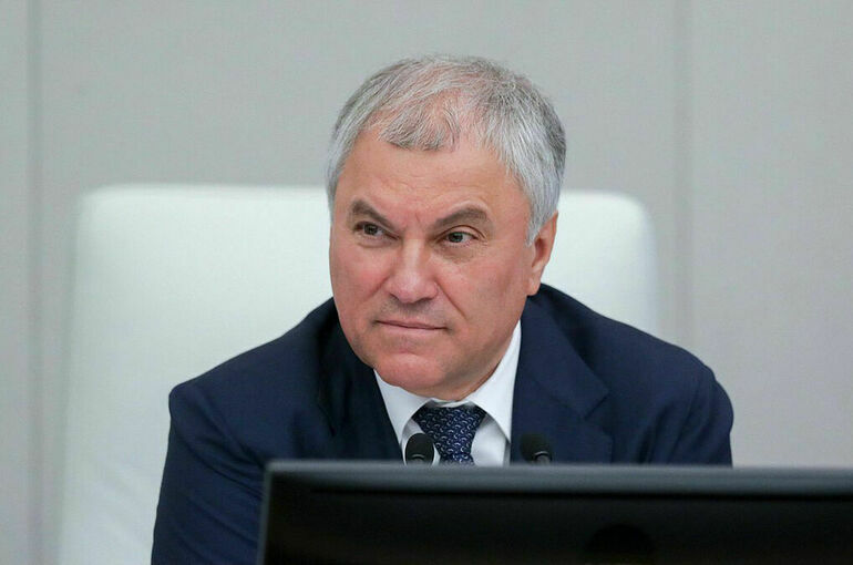 Володин проводит опрос об оптимальном лимите банковских карт для россиян