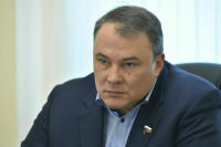 Депутат Толстой призвал защитить высылаемых из Латвии россиян