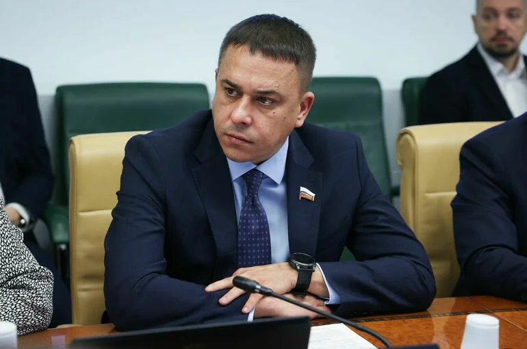 Сенатор: Отказ от западных маршрутов должен расширять горизонты восточного направления