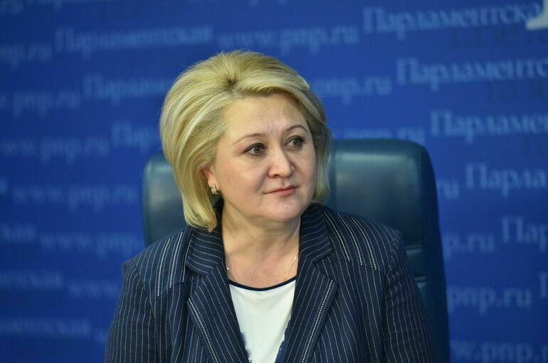 Сенатор призвала формировать в обществе образ счастливой многодетной семьи