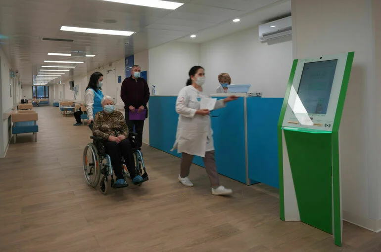 В Госдуму внесли законопроект о возможности менять поликлинику чаще, чем раз в год