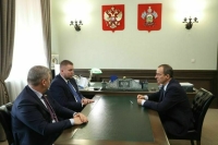 Юрий Бурлачко и Денис Мирошниченко обсудили деловое и гуманитарное сотрудничество