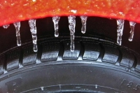 В Гидрометцентре посоветовали московским водителям начать менять шины