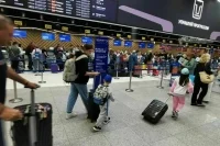 Аэропортам рекомендовали приоритетно обслуживать семьи с детьми