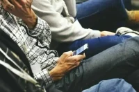 Россиянам оставят региональные сервисы при отключении мобильного интернета