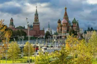 В праздничные дни в Москве обещают теплую и дождливую погоду