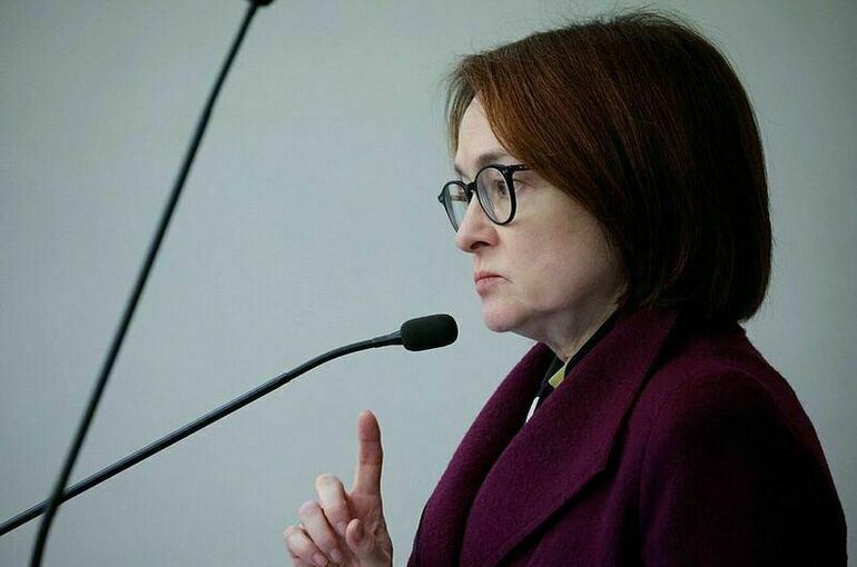 Набиуллина: Низкая инфляция действует на курс рубля лучше административных мер