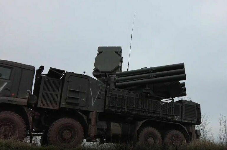 За ночь над десятью регионами России сбили 98 дронов