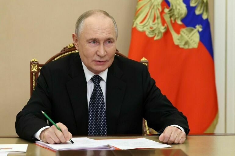 Путин призвал отладить мониторинг предупреждения межнациональных конфликтов