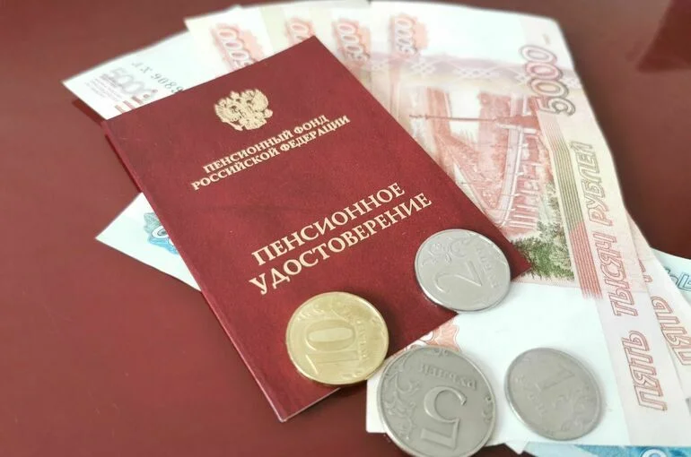 Средний размер социальной пенсии в России превысил 15,5 тысячи рублей