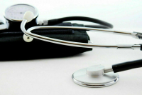 Сведения о медпомощи мигрантам без страховки предложили передавать в МВД