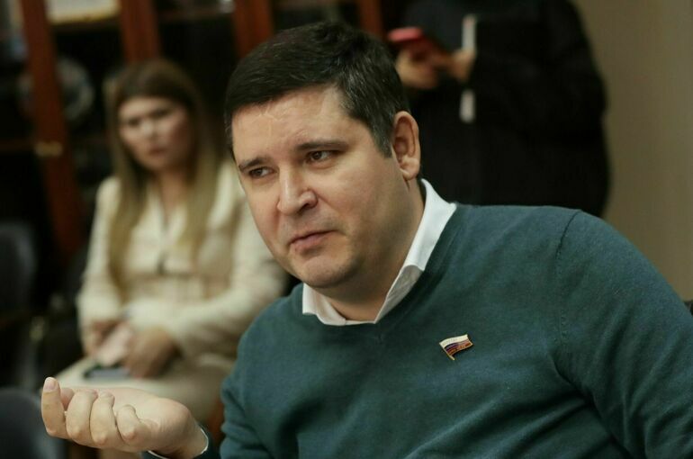 Депутат Киселев предложил установить правовые гарантии для стажеров