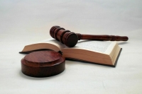 Иноагента Леонида Гозмана* заочно приговорили к 10 годам колонии