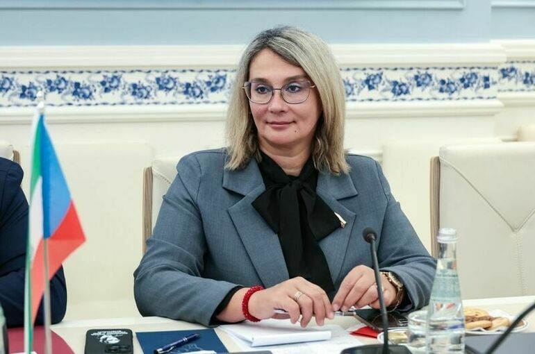 Сенатор призвала учесть экономику компаний при обсуждении исключения выходных из отпуска