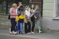 Многодетному родителю в декрете предложили выплачивать до 100% зарплаты