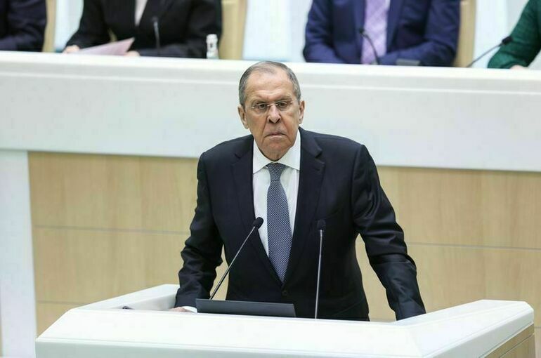Сенаторы попросят Лаврова рассказать о внешней политике России