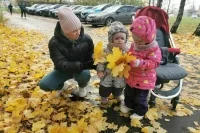 В России предложили ввести периодическую базовую выплату всем родителям
