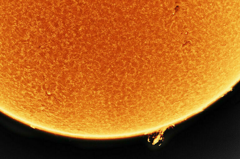 Специалист ИЗМИРАН: оторвавшийся от Солнца гигантский протуберанец не опасен для Земли