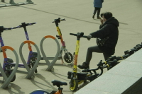 Минтранс не видит необходимости в водительских правах для электросамокатов