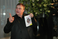 Продюсера «Ласкового мая» Разина объявили в розыск за мошенничество